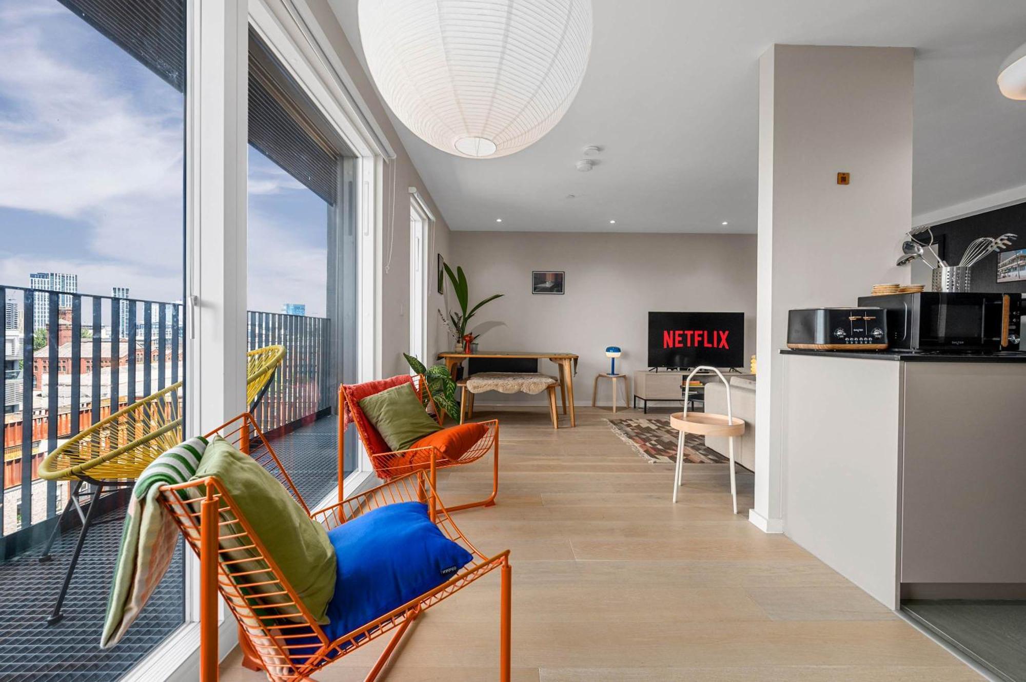 Skyline In Apartment